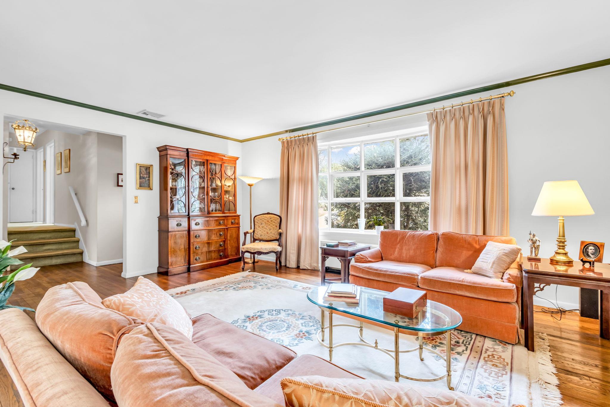 95 Wrexham Road, Bronxville, New York image 6