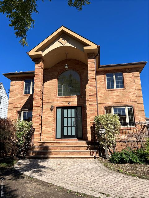 7611 270th Street New Hyde Park NY 11040
