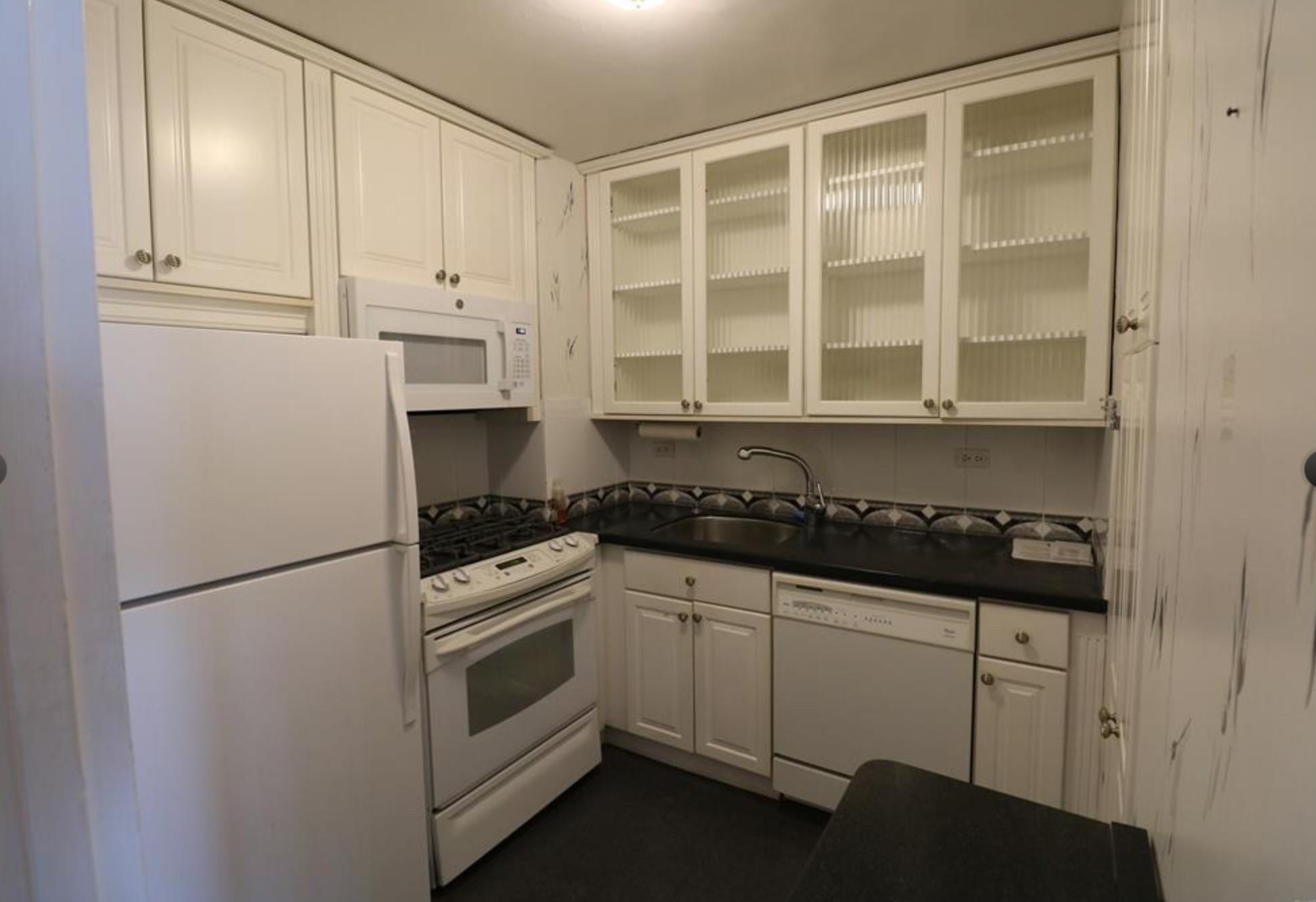 17-85 215 Street #6A, Bayside, New York image 2
