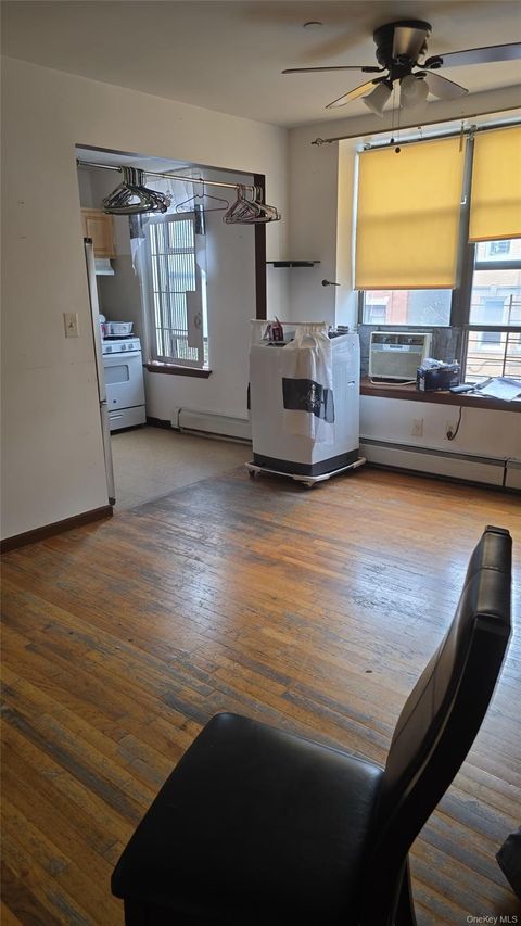 Photo of 2024 Hughes Avenue #3D, Bronx, NY 10457 (MLS # 924581)