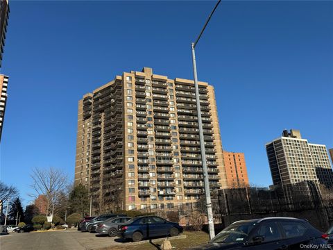 Photo of 138-35 Elder Avenue #9C, Flushing, NY 11355 (MLS # 968549)