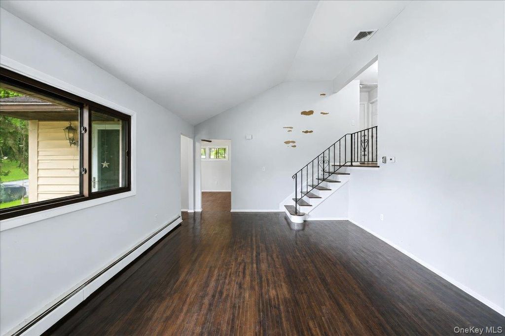 Photo of 63 Waterbury Parkway, Cortlandt Manor, NY 10567 (MLS # 1028464)