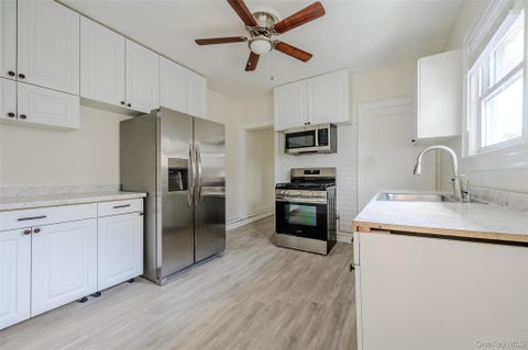 Multifamily For Rent - 18 Watkins Street #UNIT 2<br/> Nassau County, Lynbrook, NY 11563