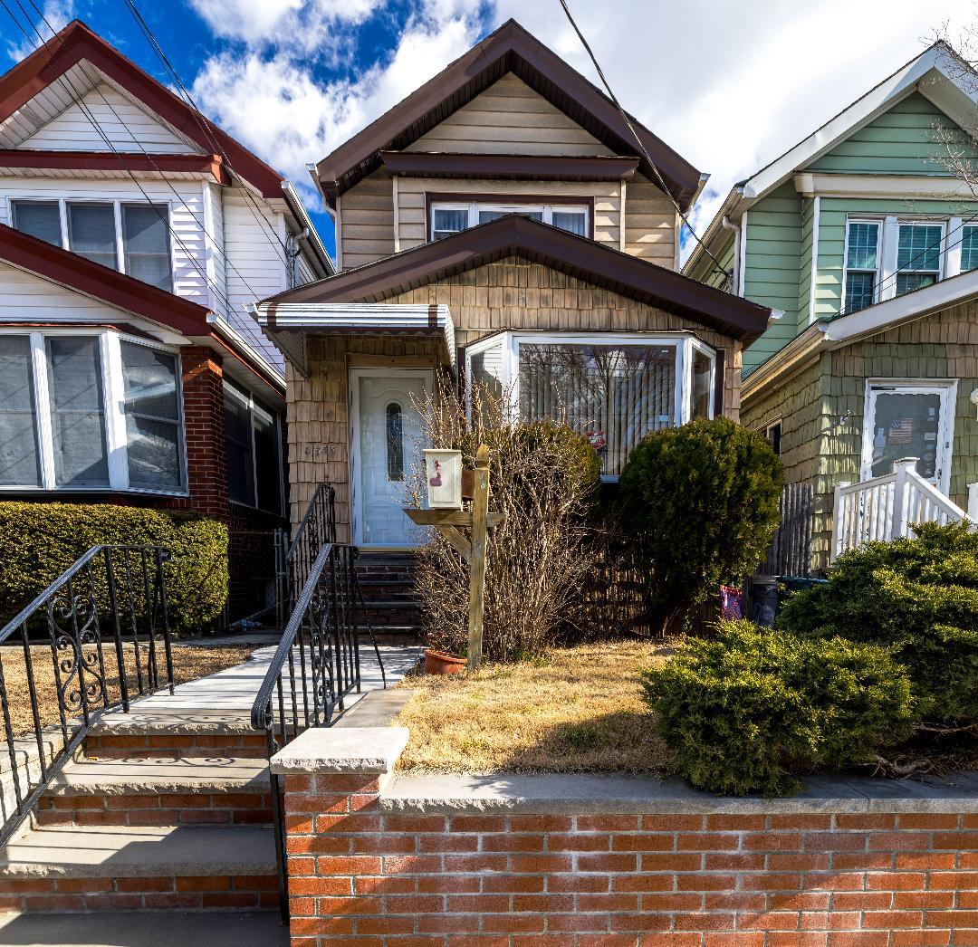 8933 92 Street, Woodhaven, New York image 1