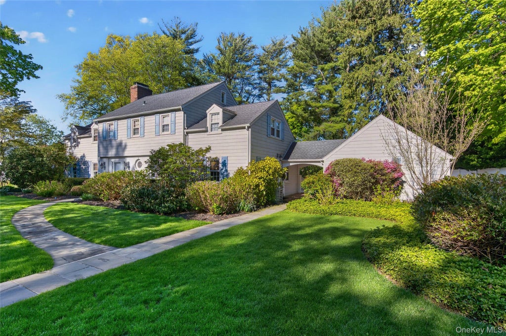 Photo of 21 Weir Lane, Locust Valley, NY 11560 (MLS # 1047907)