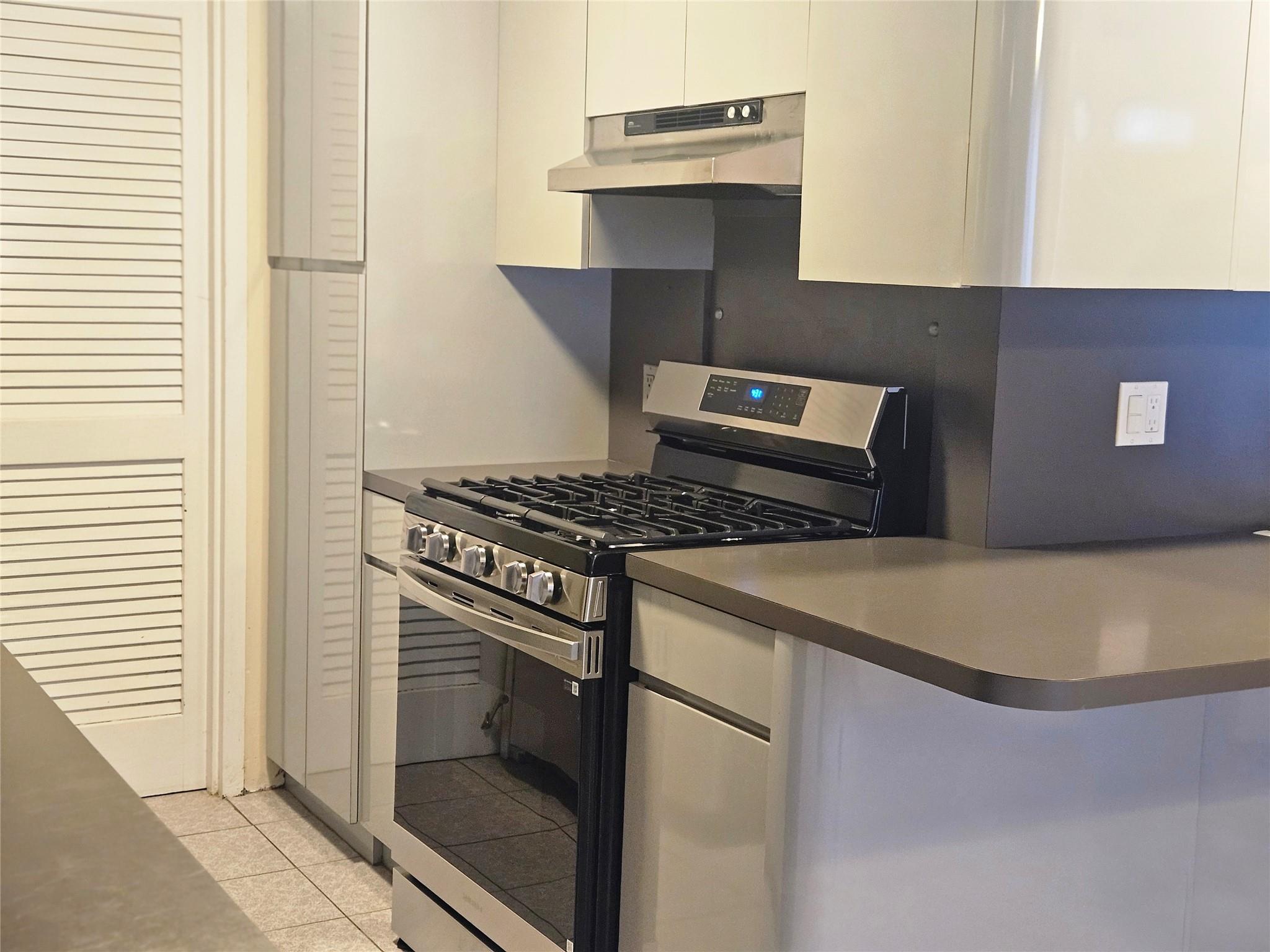 9 Birchwood Drive, Port Jefferson Station, New York image 6