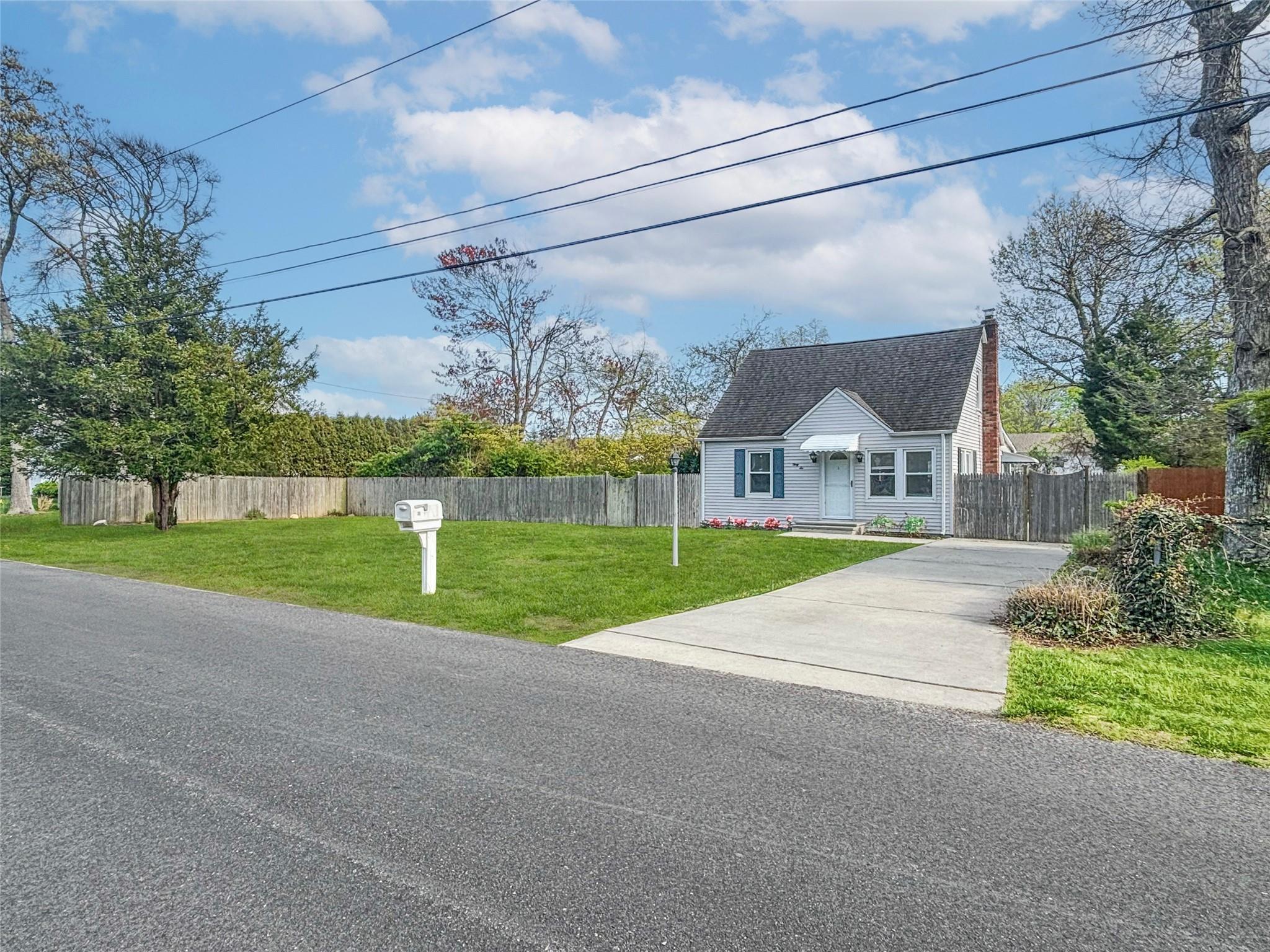 36 Westminster Drive, Shirley, New York image 1