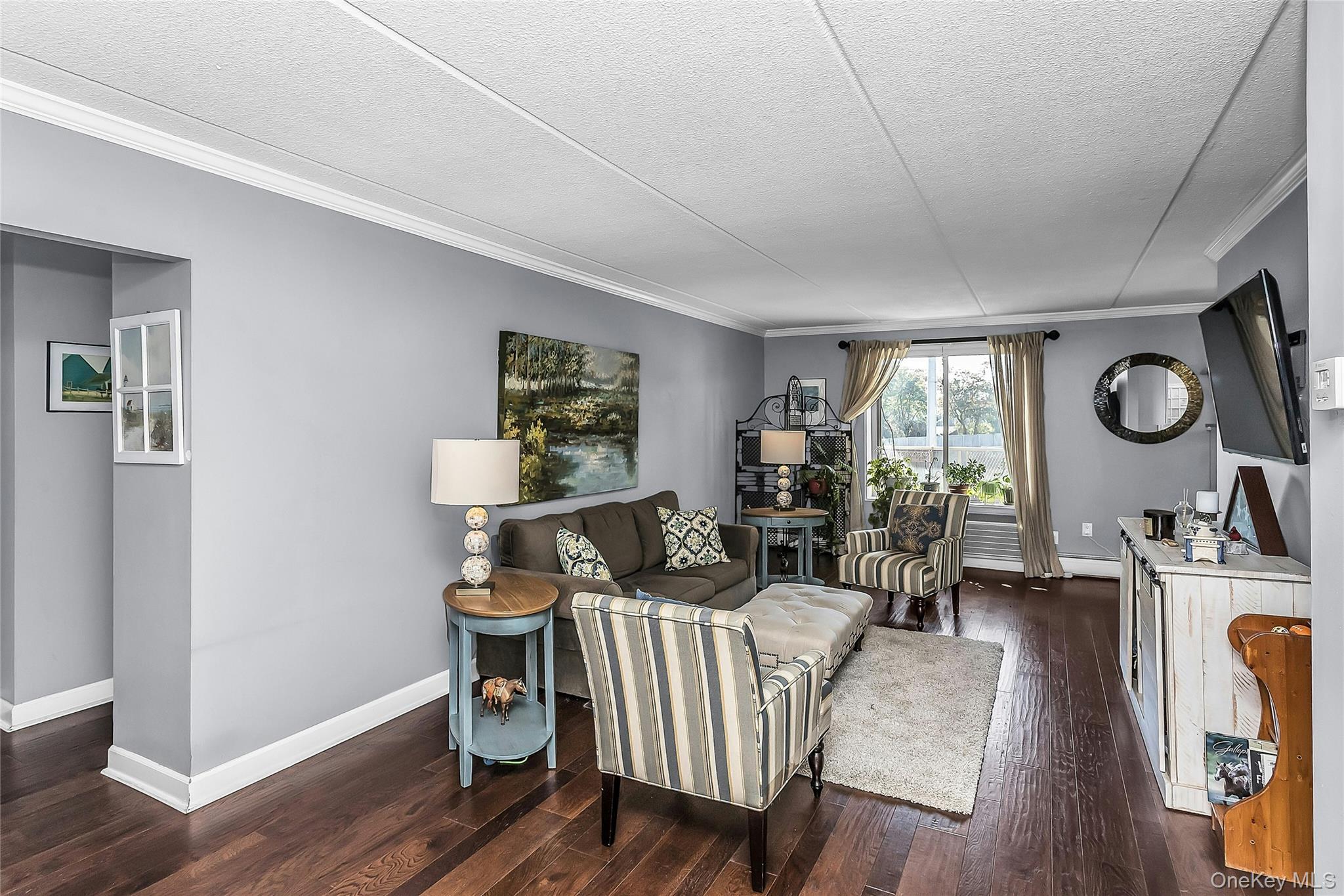 135 Post Avenue 2T