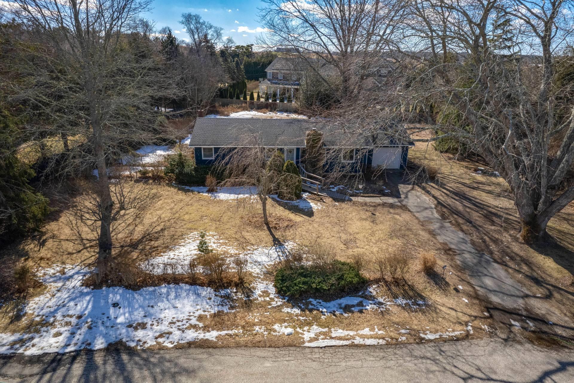 45 Country Club Drive, Southampton, New York image 7