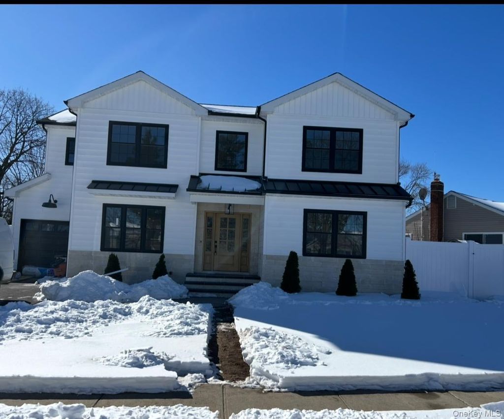 Photo of 26 Essex Road, Bethpage, NY 11714 (MLS # 957735)