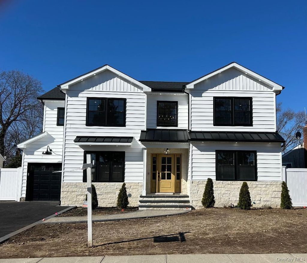 Photo of 26 Essex Road, Bethpage, NY 11714 (MLS # 957735)