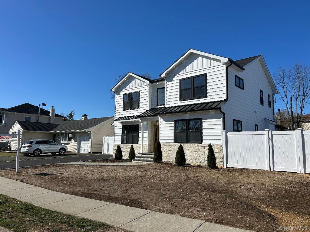 Photo of 26 Essex Road, Bethpage, NY 11714 (MLS # 957735)