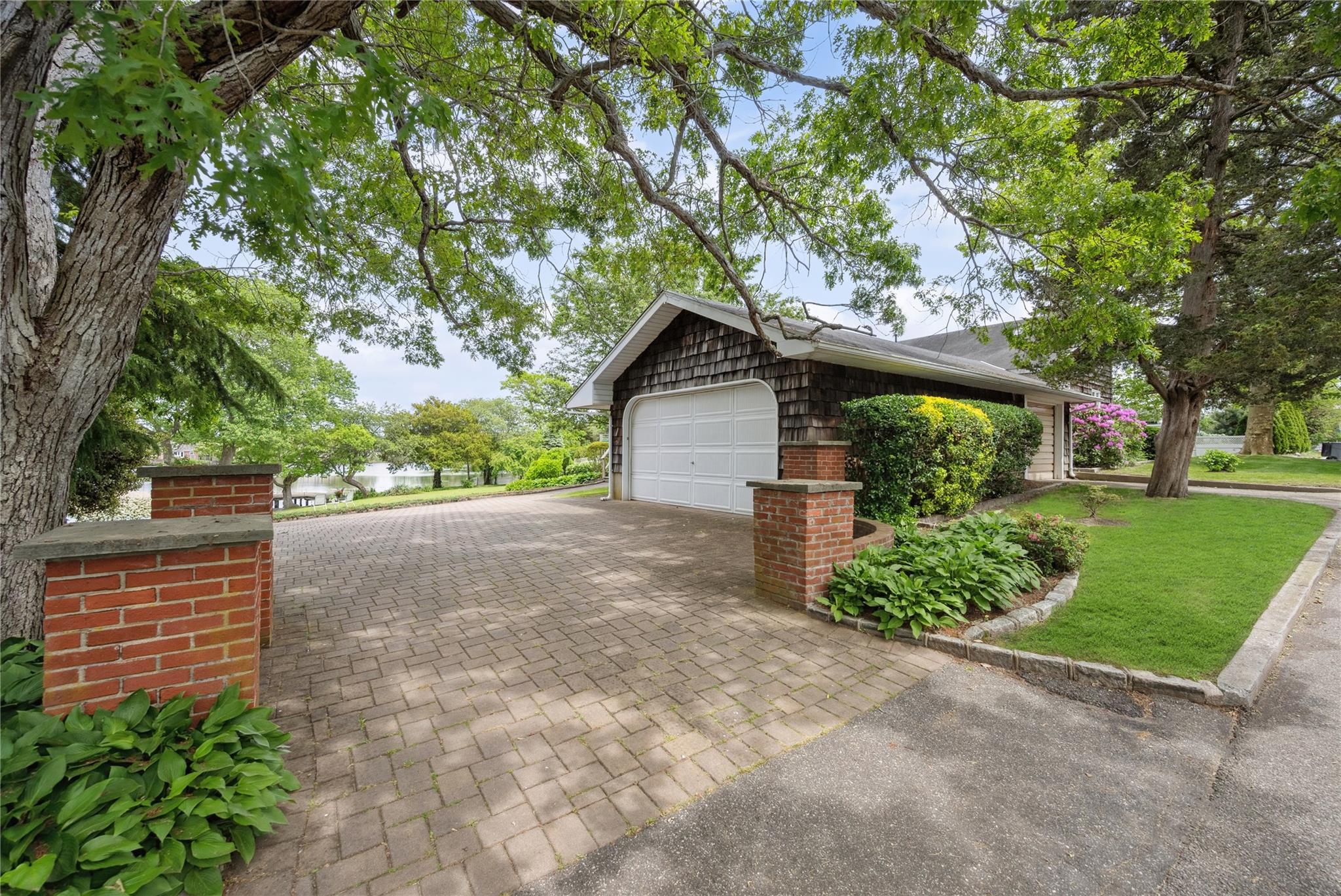 9 Lakeland Avenue, Patchogue, New York image 3