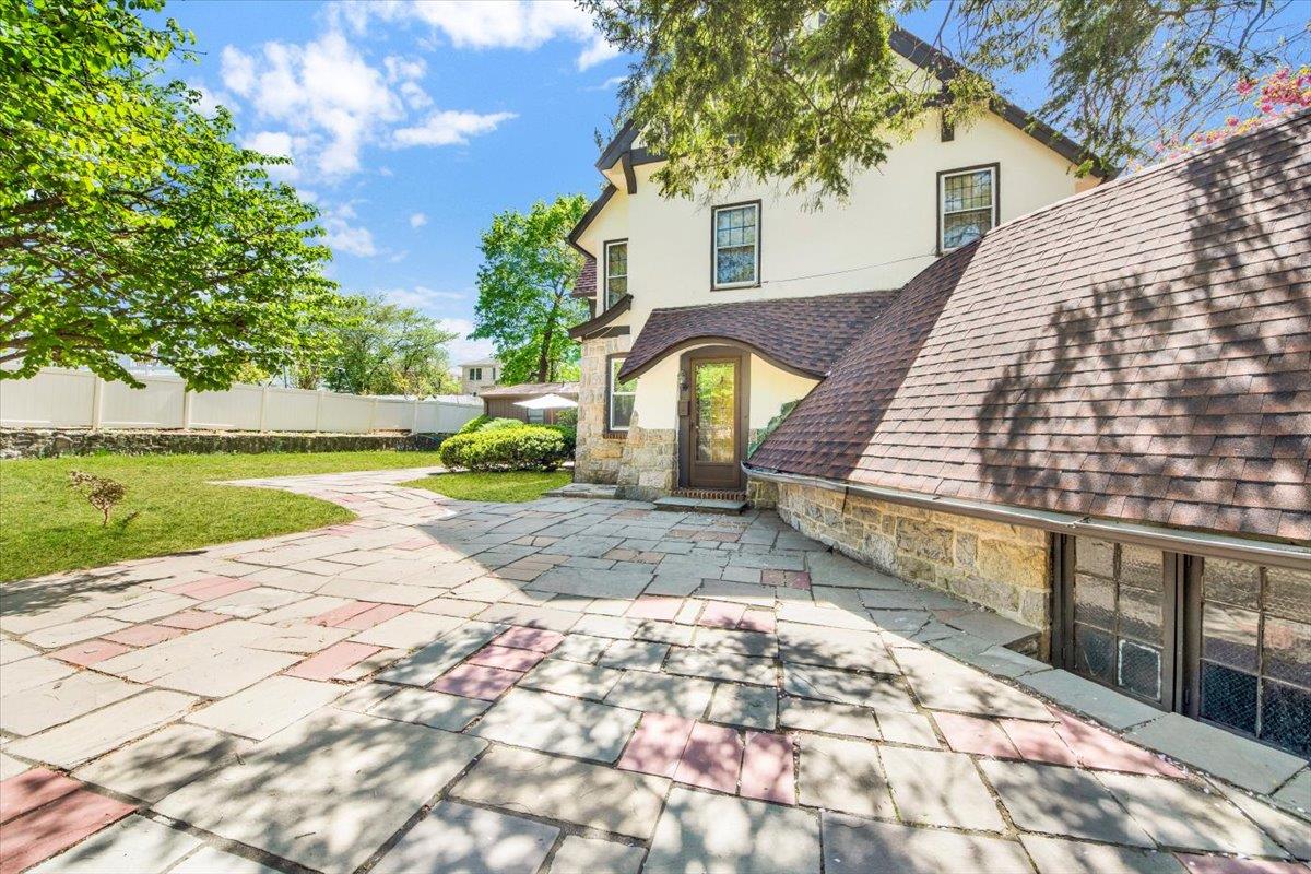 140 Westchester Avenue, Tuckahoe, New York image 32