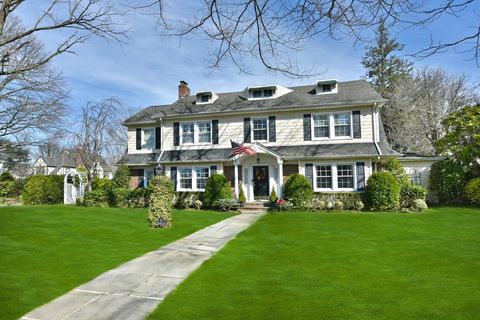127 Newmarket Road Garden City NY 11530