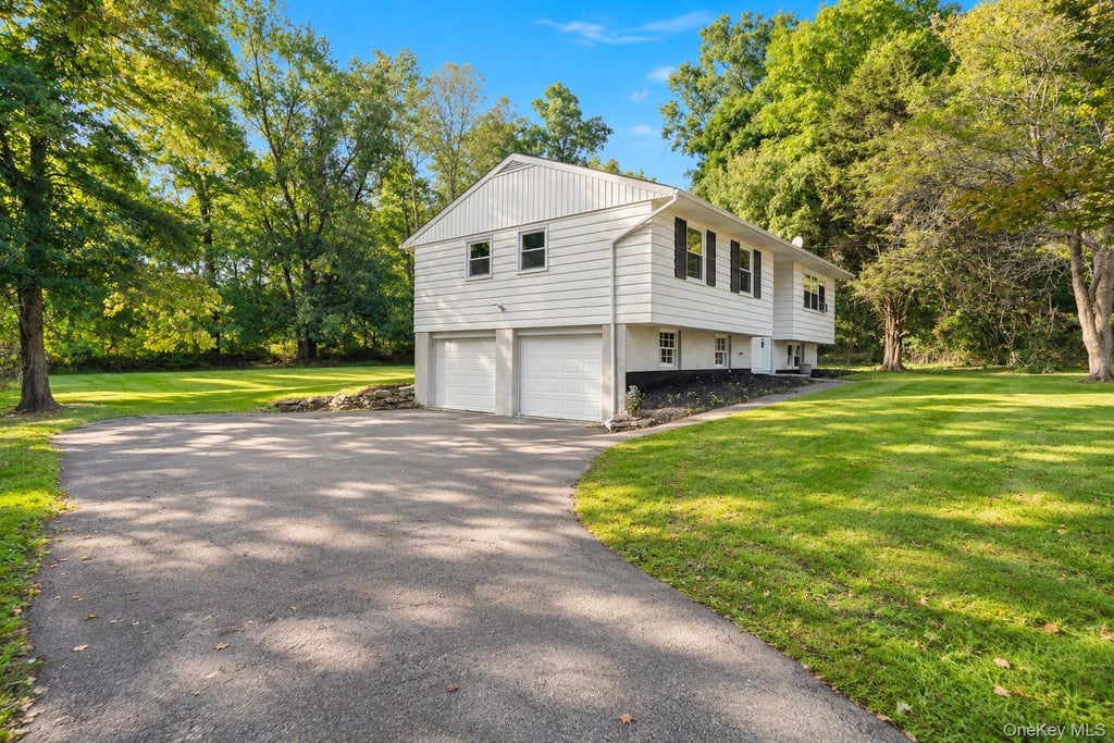Photo of 15 Vandewater Drive, Wappingers Falls, NY 12590 (MLS # 1052679)