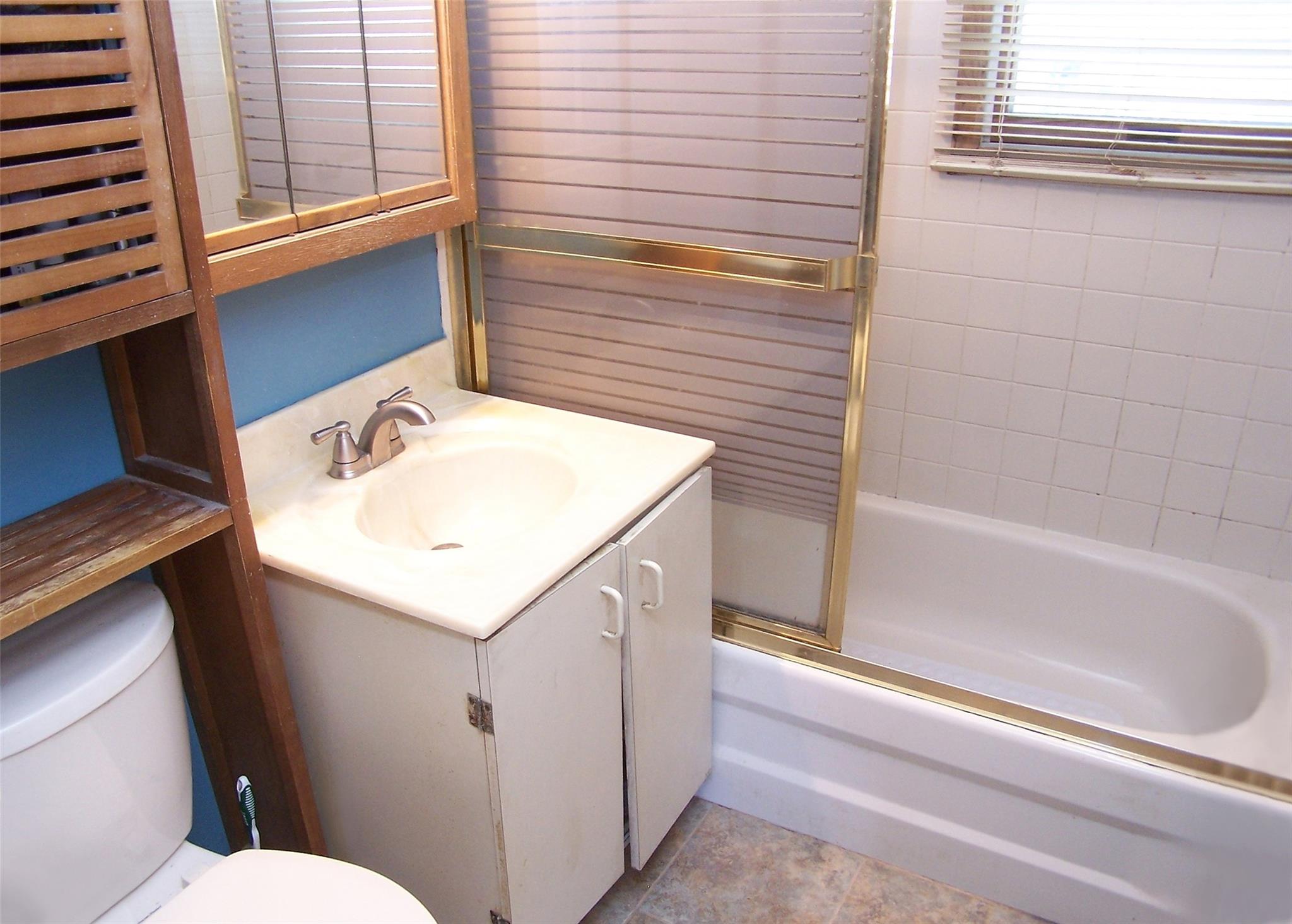 1264 Broadway Avenue, Holbrook, New York image 8