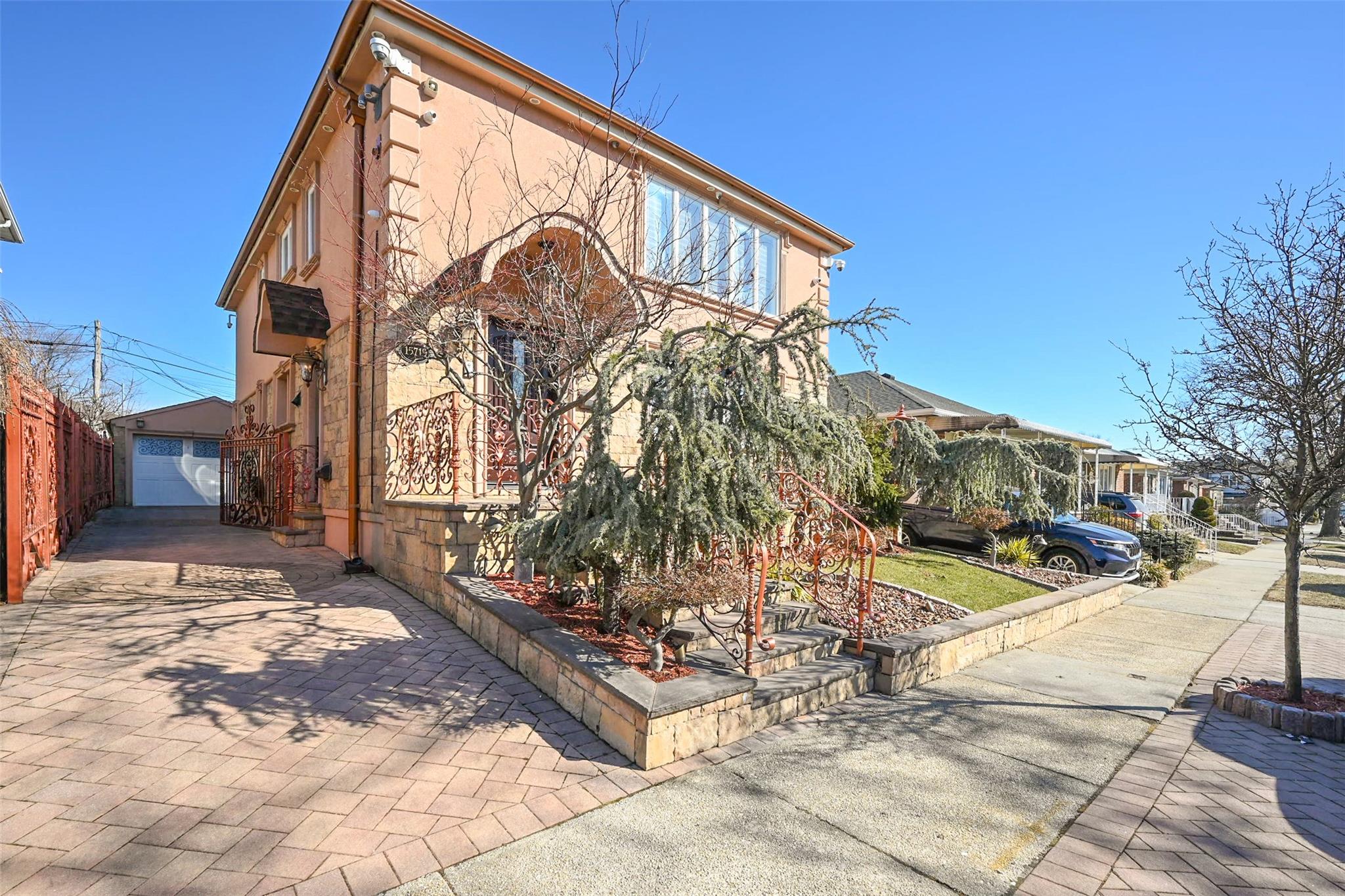 Property for Sale at 16th Avenue Avenue, Whitestone, Queens, NY - Bedrooms: 6 
Bathrooms: 3  - $1,798,000