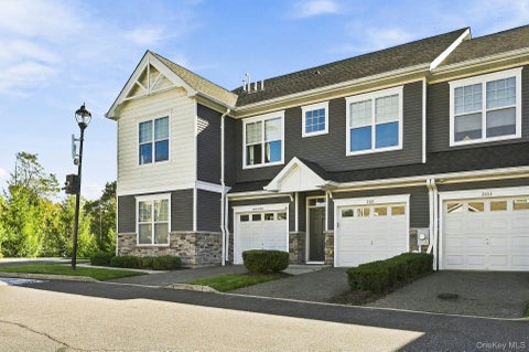Photo of 2105 Townhome Way, Huntington Station, NY 11746 (MLS # 1064586)
