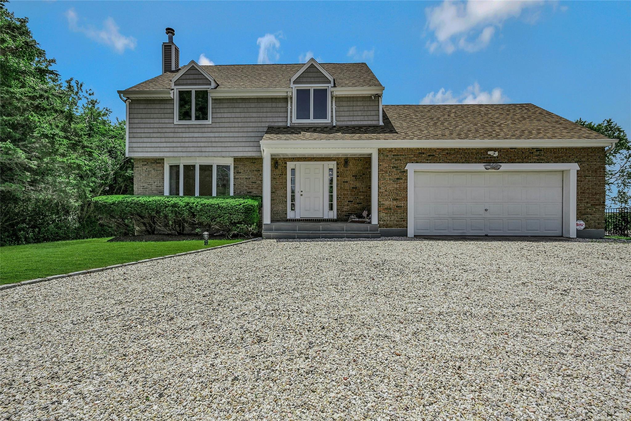 The Greenway, East Marion, Hamptons, NY - 3 Bedrooms  
3 Bathrooms - 