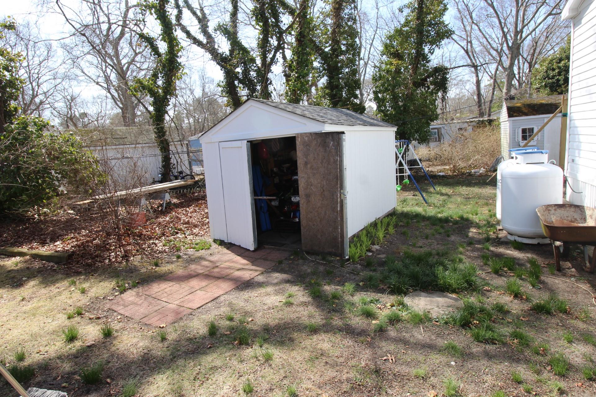 229 W Montauk Highway #64 OAK ST., Hampton Bays, New York image 3
