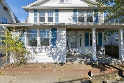 Photo of 84 2nd Street #80, Mineola, NY 11501 (MLS # 929572)