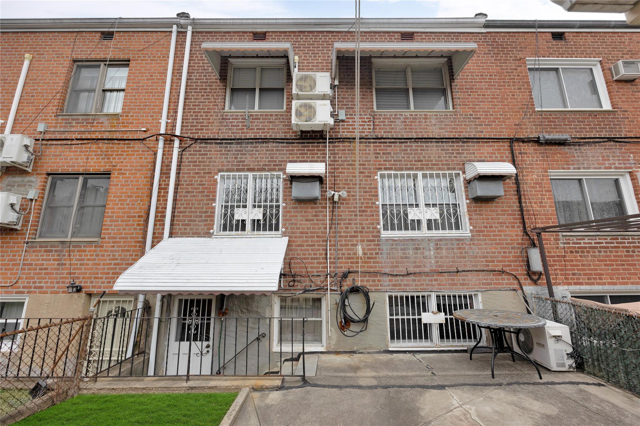 61-36 69th Lane, Middle Village, New York image 31