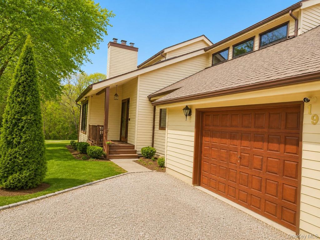 Photo of 19 West Street, Middle Island, NY 11953 (MLS # 1004694)