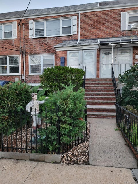 Photo of 150-08 10th Avenue, Whitestone, NY 11357 (MLS # 1065265)