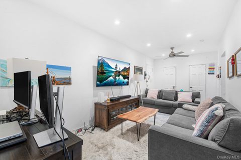 Photo of 7111 Yellowstone Blvd #5M, Forest Hills, NY 11375 (MLS # 928502) Photo of 7111 Yellowstone Blvd #5M, Forest Hills, NY 11375 (MLS # 928502)