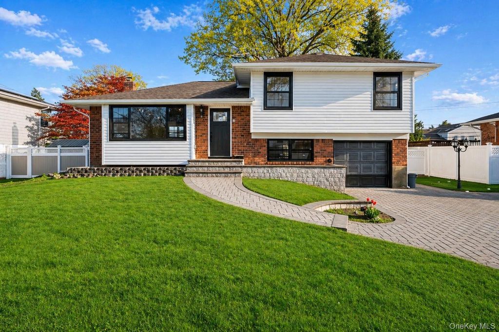 Photo of 10 Lincoln Street, Farmingdale, NY 11735 (MLS # 990750)