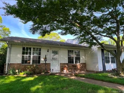 Photo of 416 Weymouth Court #A, Ridge, NY 11961 (MLS # 927362)