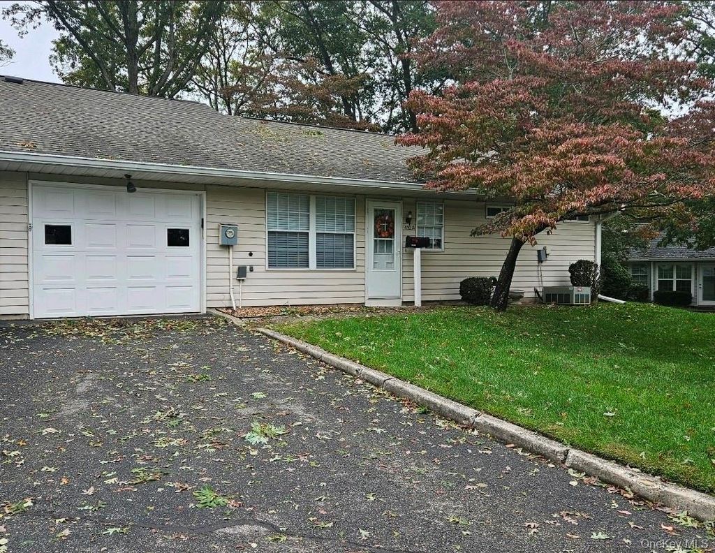 Photo of 416 Weymouth Court #A, Ridge, NY 11961 (MLS # 927362)