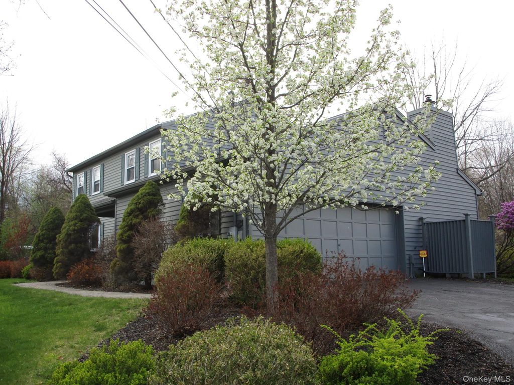 Photo of 180 Ridge Drive, Middletown, NY 10940 (MLS # 984308)