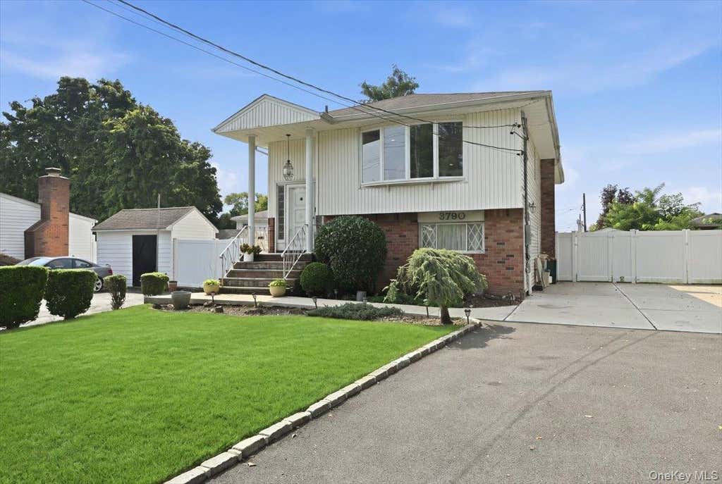 Photo of 3790 Waverly Avenue, Seaford, NY 11783 (MLS # 1039207)