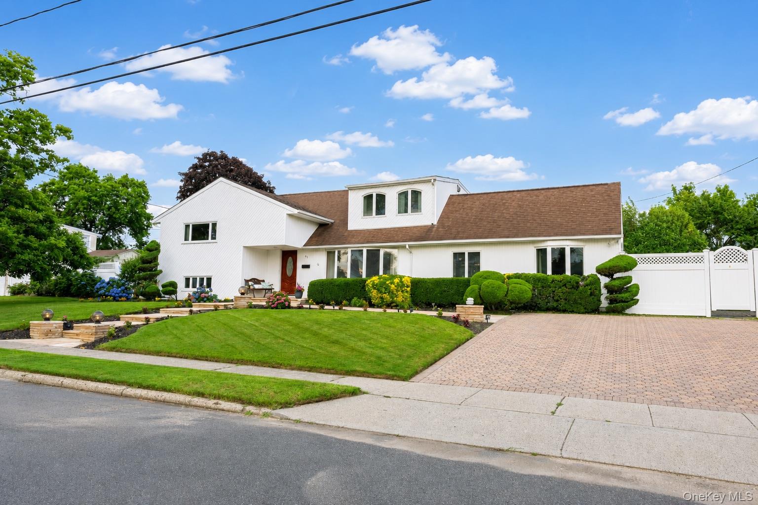61 Hemlock Lane