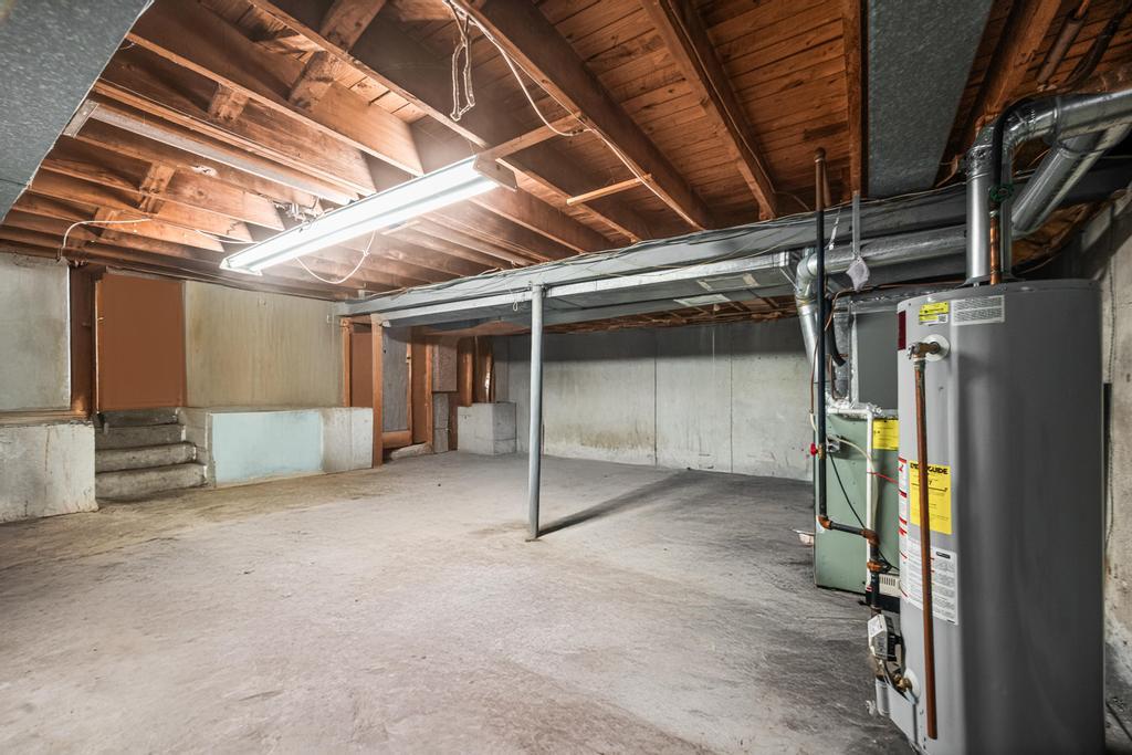 17 Duquesne Drive, Greenlawn, New York image 30
