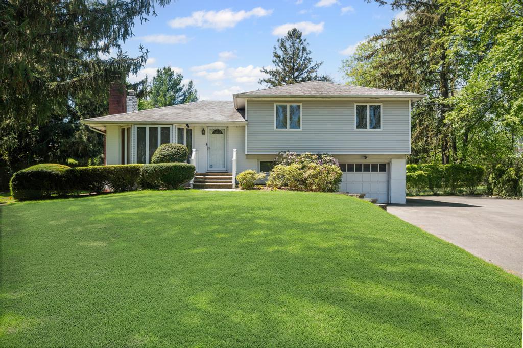 17 Duquesne Drive, Greenlawn, New York image 33