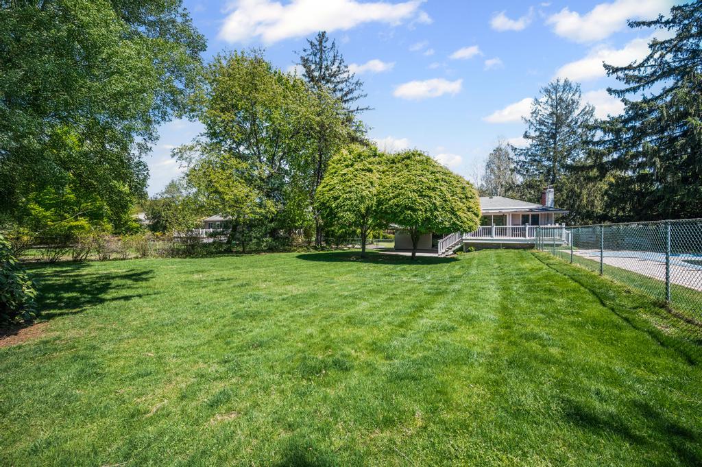 17 Duquesne Drive, Greenlawn, New York image 38