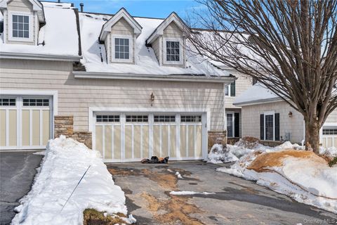 Homes For Sale - 6 Turnberry Court<br/> Monroe, NY 10950