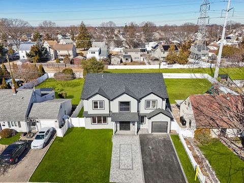 430 Wellington Road East Meadow NY 11554