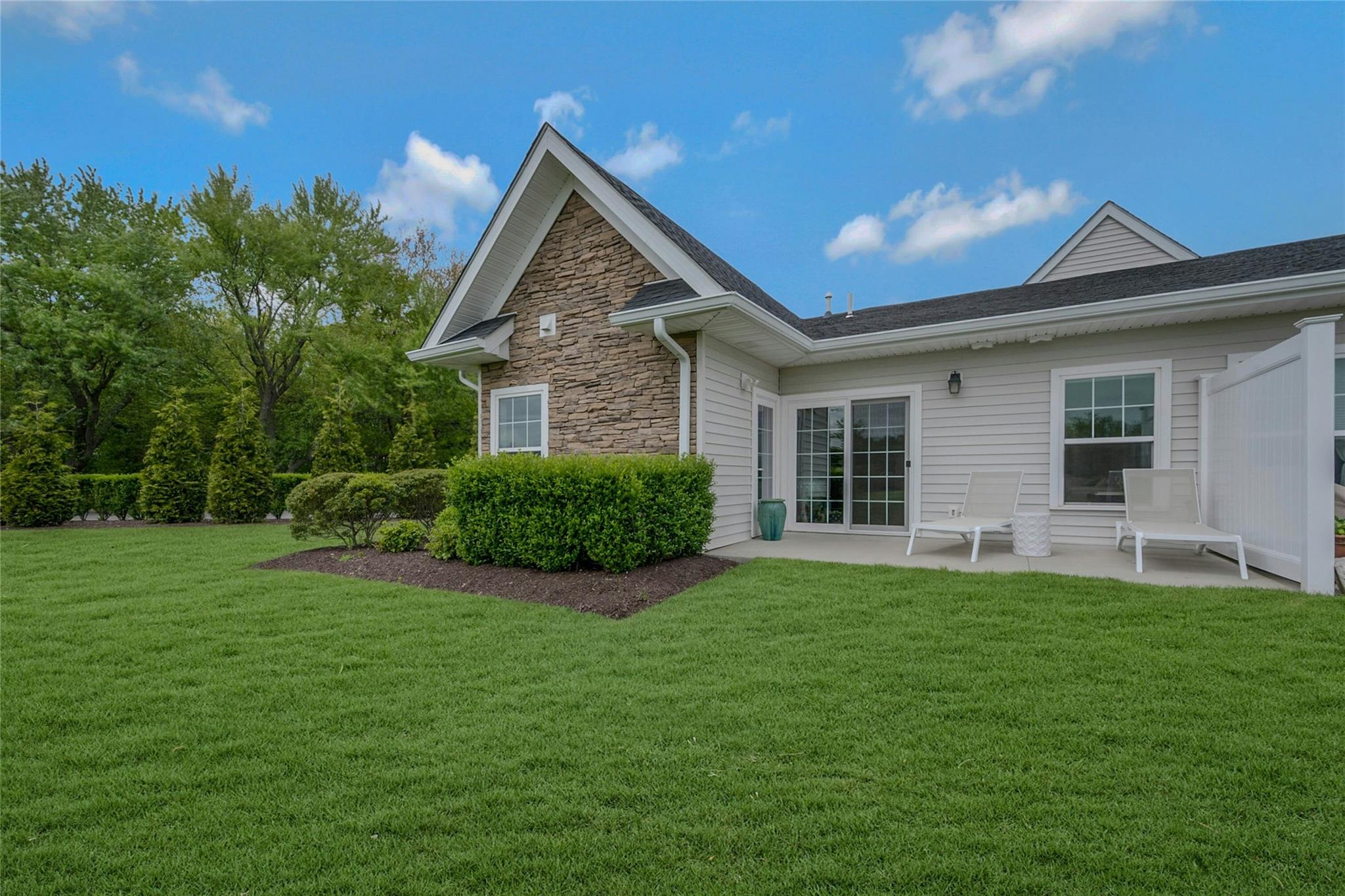 2300 Fox Hill Drive #1101, Calverton, New York image 23