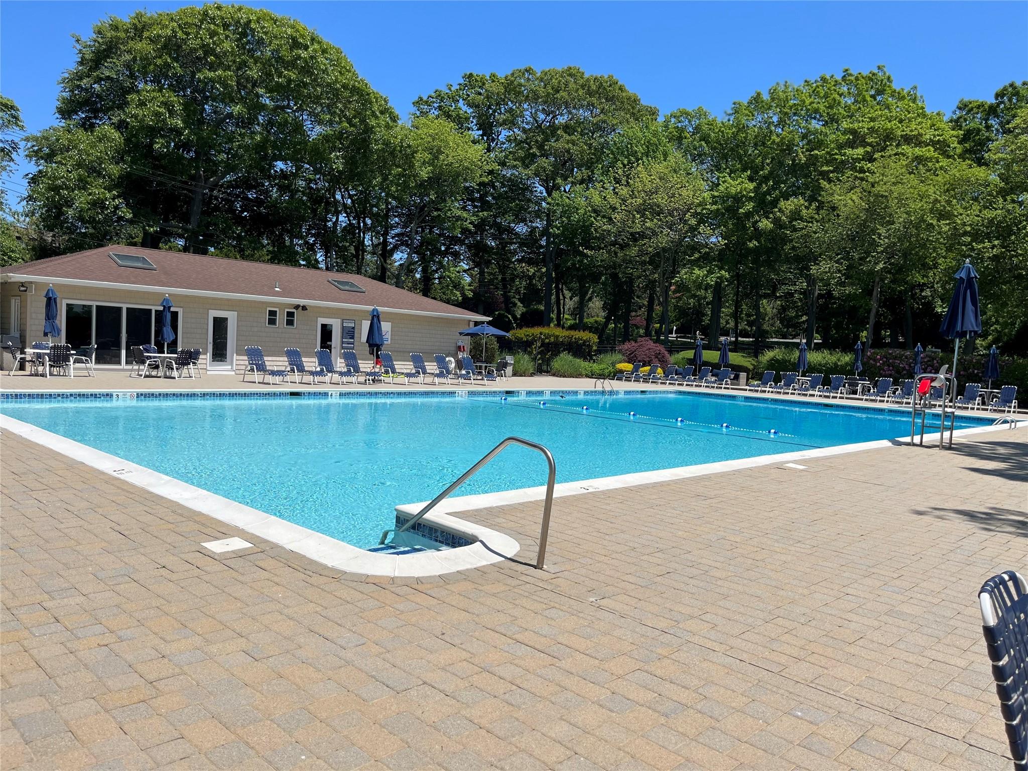 2300 Fox Hill Drive #1101, Calverton, New York image 30