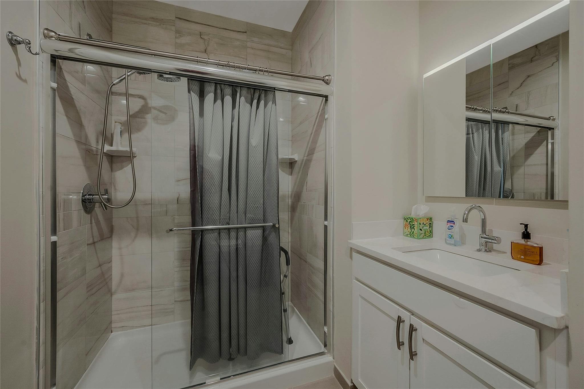 2300 Fox Hill Drive #1101, Calverton, New York image 21