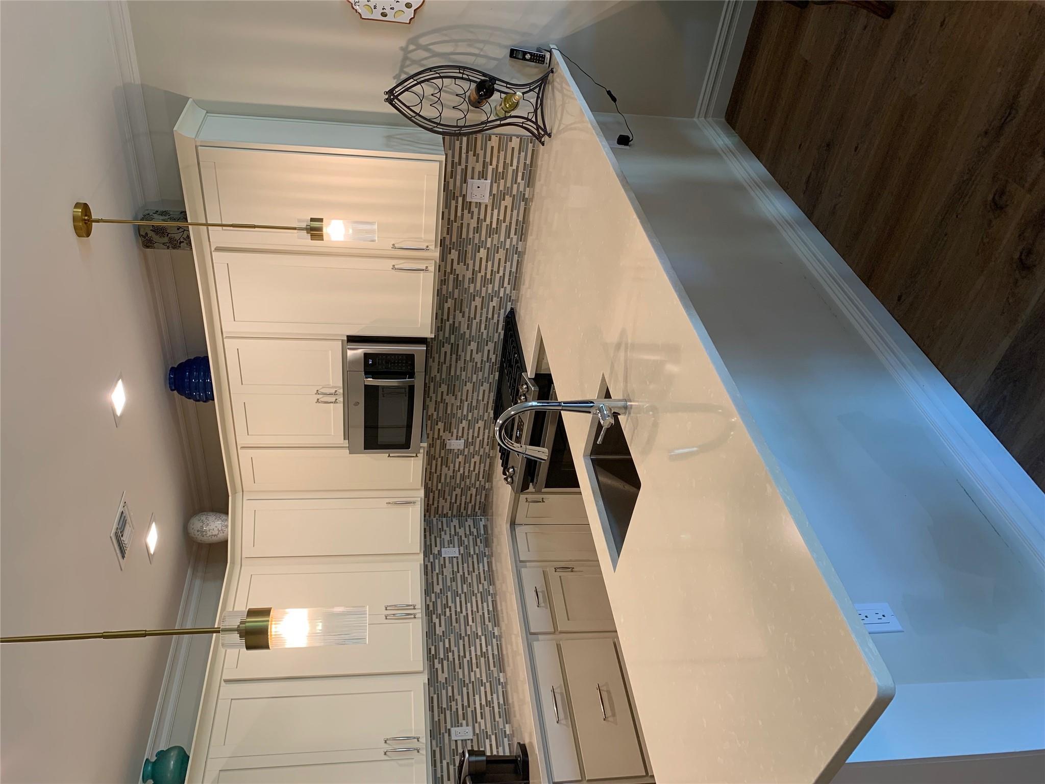 2300 Fox Hill Drive #1101, Calverton, New York image 5
