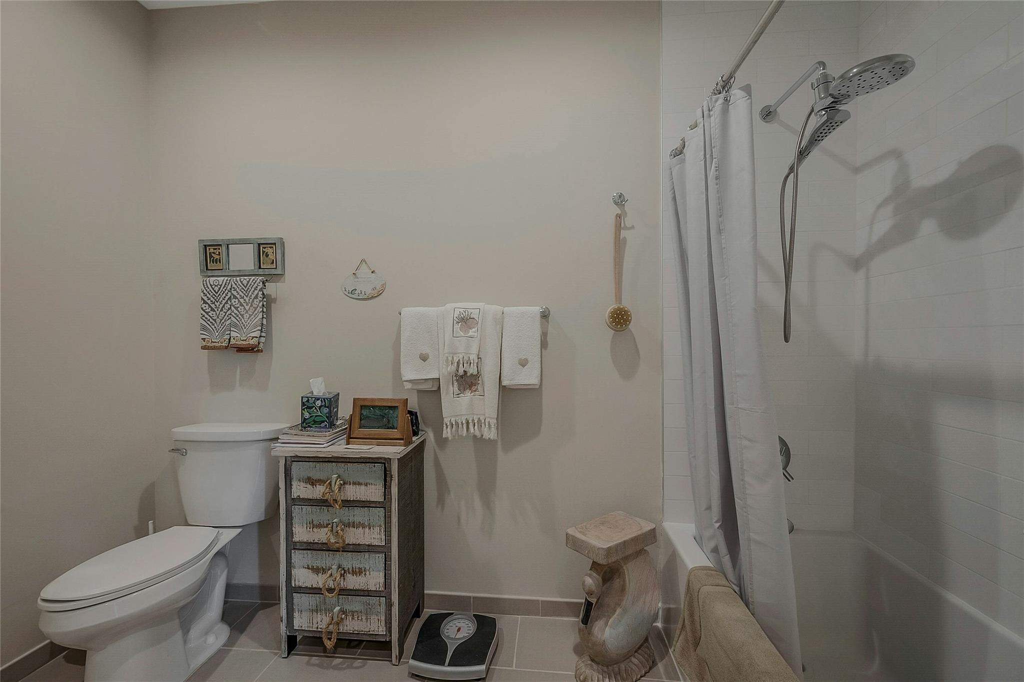 2300 Fox Hill Drive #1101, Calverton, New York image 19