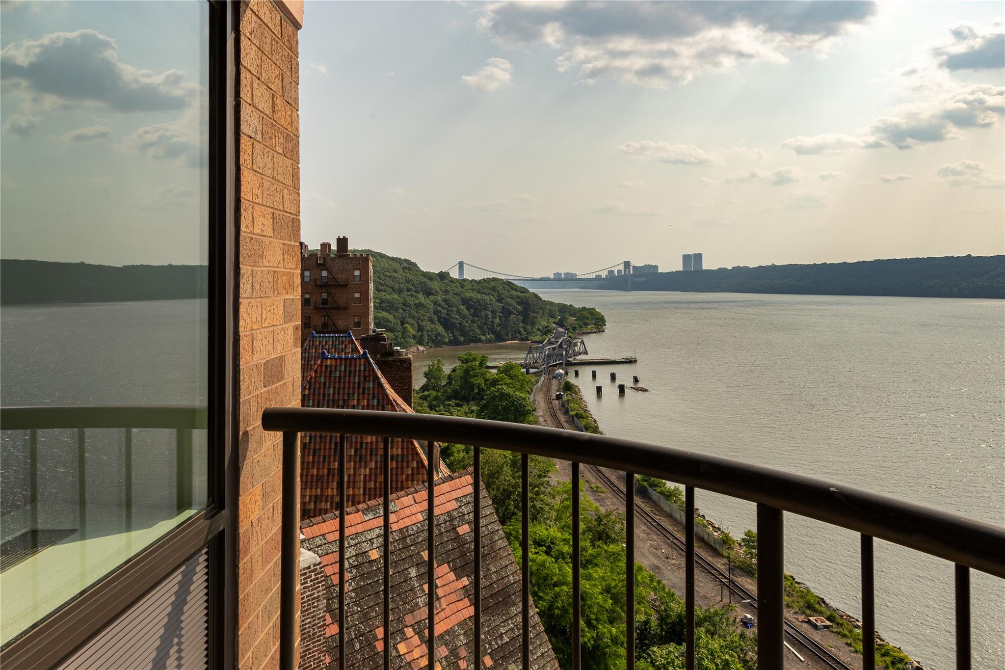 2521 Palisade Avenue 6A