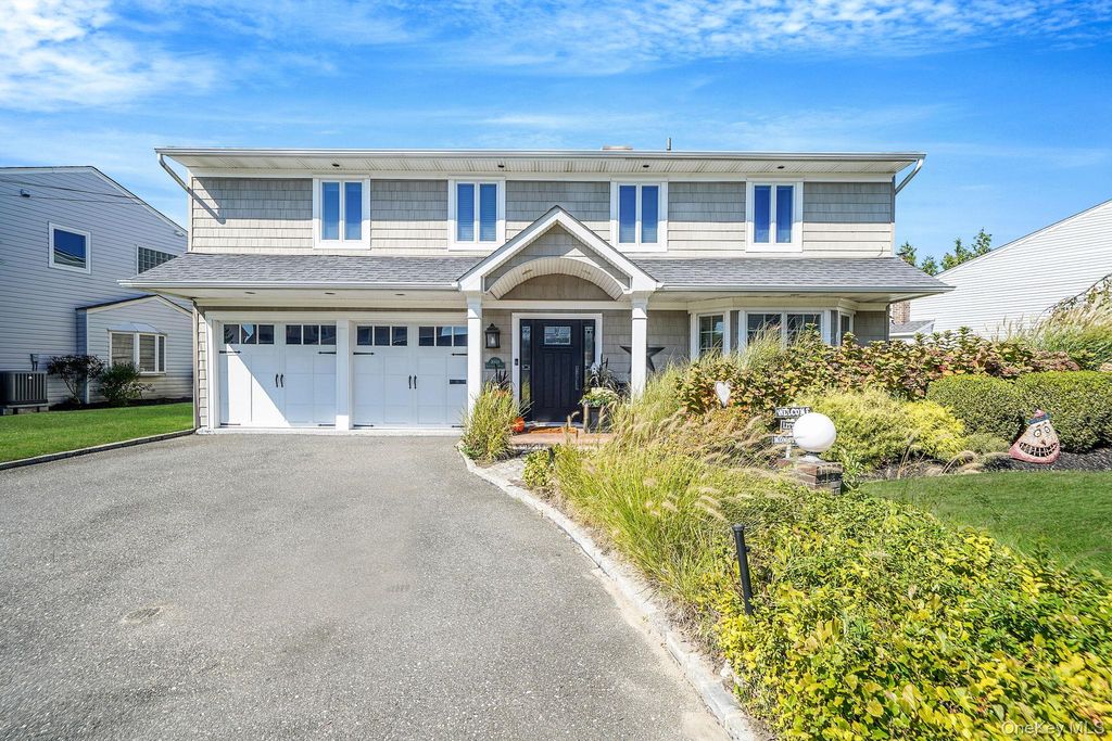 Photo of 4000 Greentree Drive, Oceanside, NY 11572 (MLS # 920633)