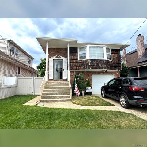 Homes For Sale - 981 Mckinley Street<br/> Nassau County, Baldwin, NY 11510