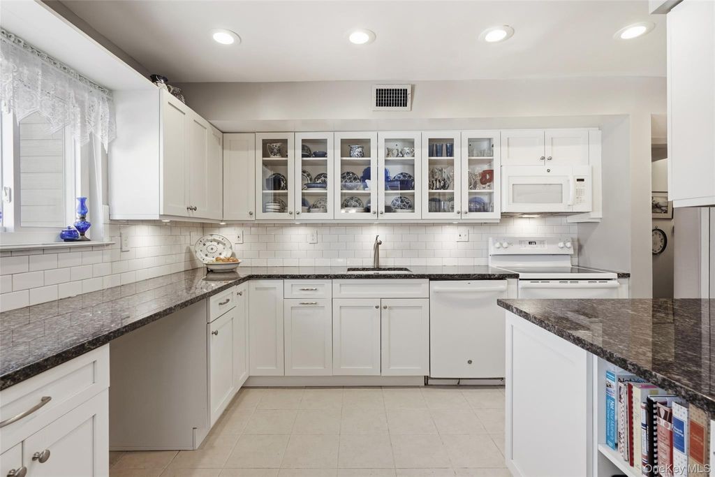 Photo of 208 Harris Road #EA6, Bedford Hills, NY 10507 (MLS # 962847)